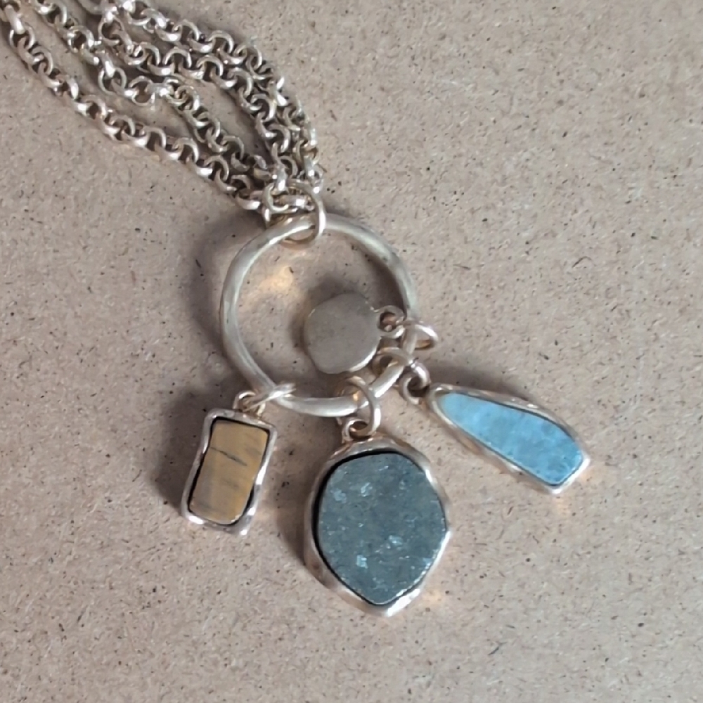Universal Thread Gold Multi-Chain Necklace - Picture 3 of 8